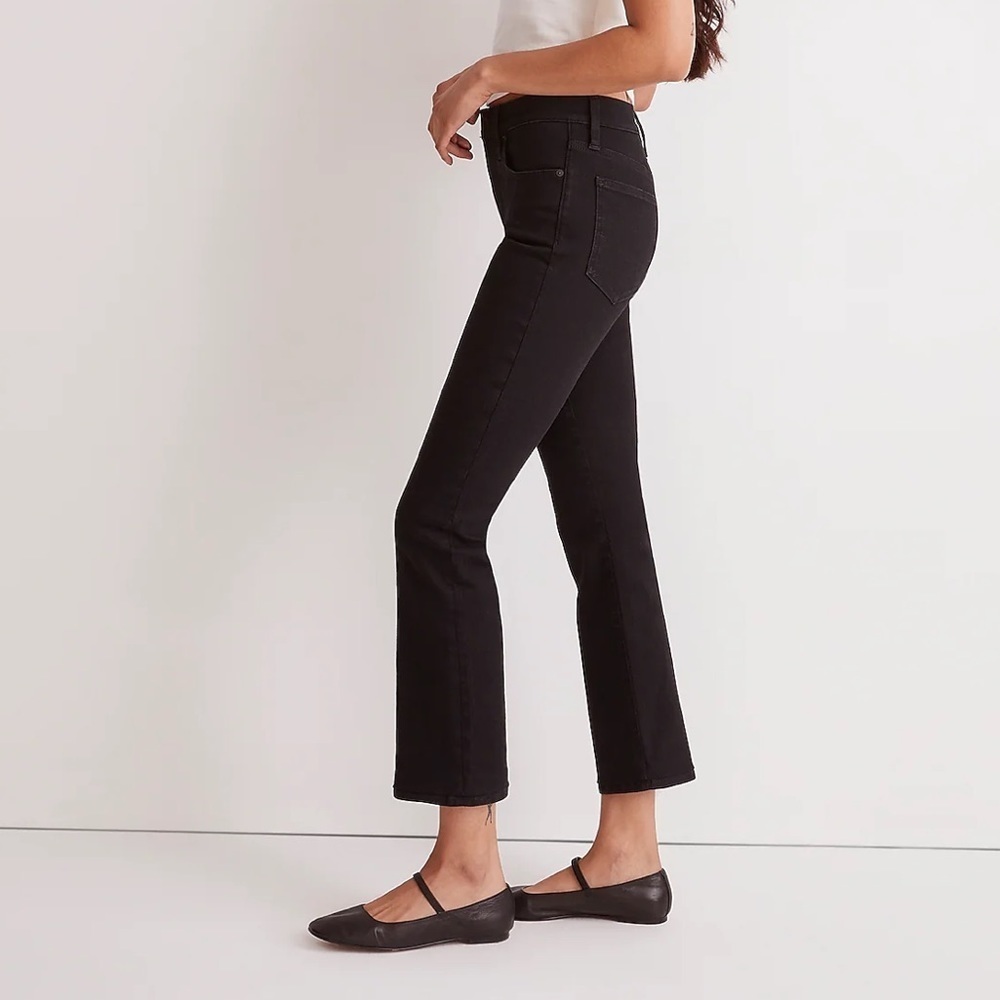 NWOT! Madewell Mid-Rise Kick Out Crop Jeans - Color: Black Rise Wash - Picture 4 of 11